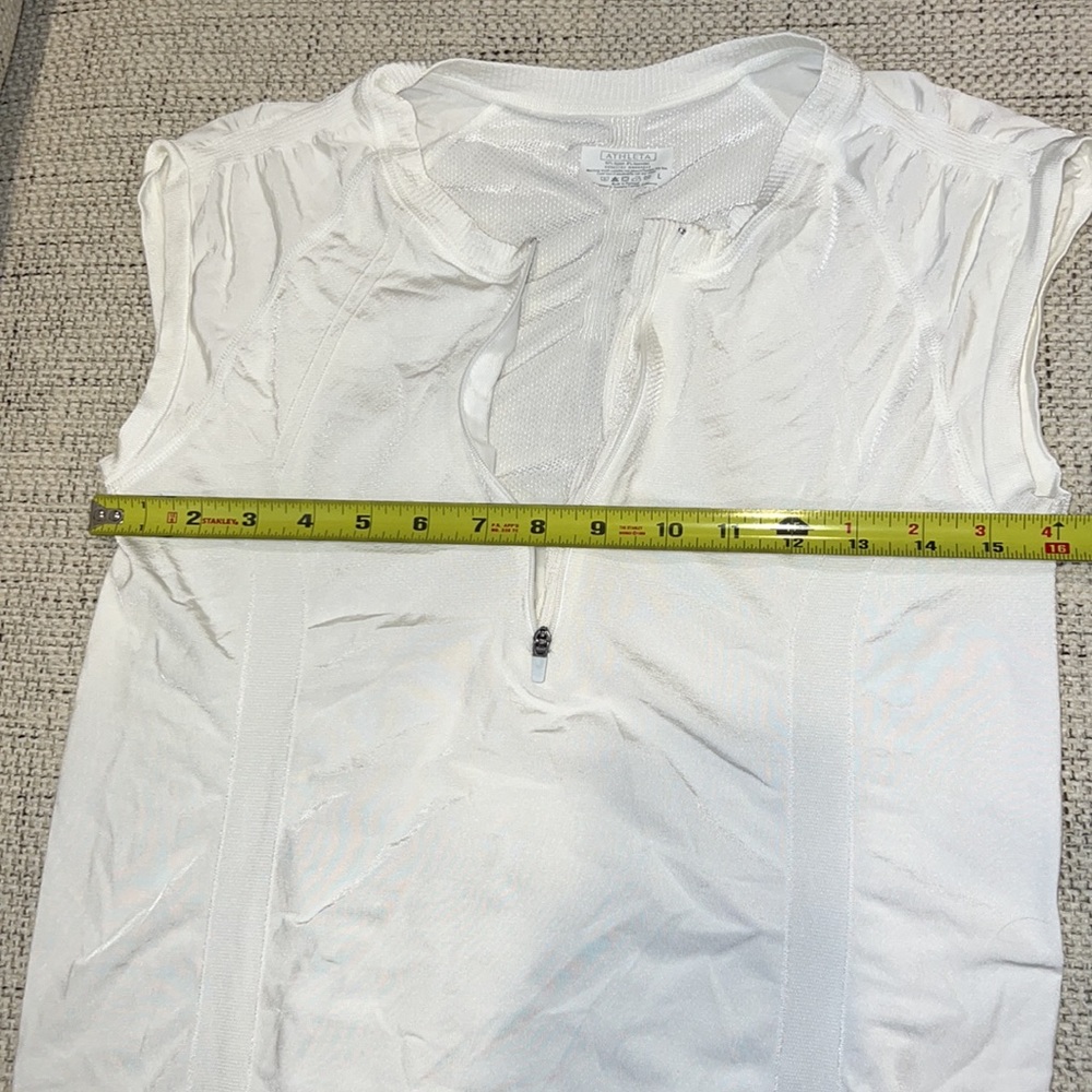 White Short Sleeve Athleta Rash Guard Size Large NWOT - Picture 5 of 7